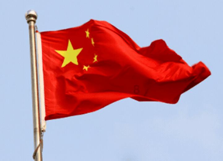 逃出足球场