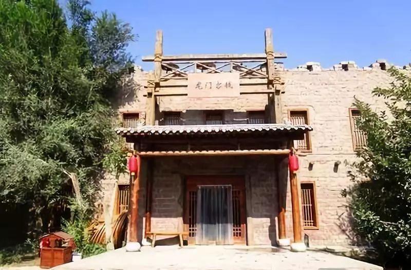 外星球体进黑洞