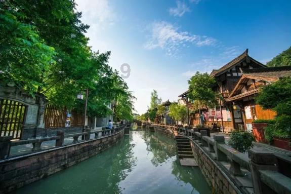 【甘快看】自力更生建家园